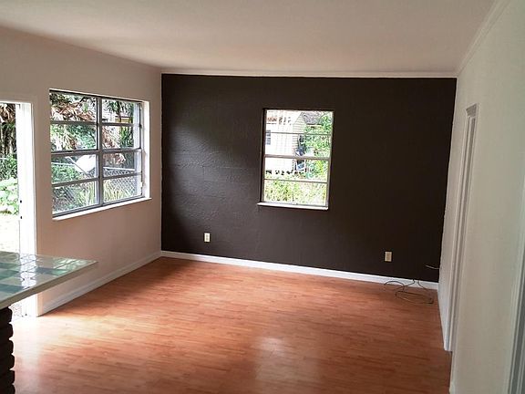 Duplex - 1917 Hammerlin Ave - Living (B)