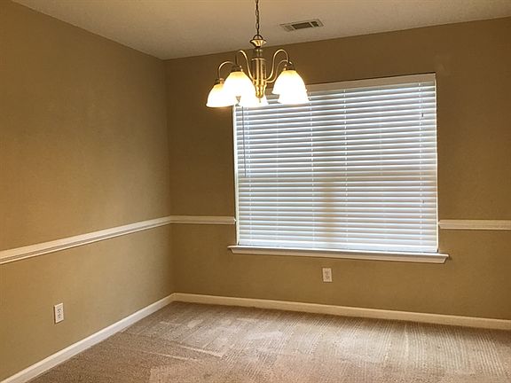 5th image of 35 Brockmore Dr