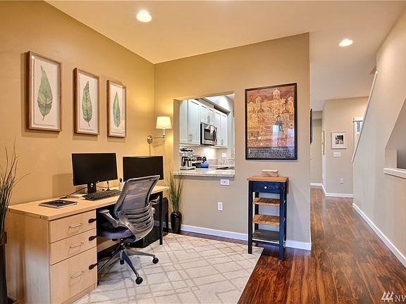 3rd image of 21281 SE 42nd Pl