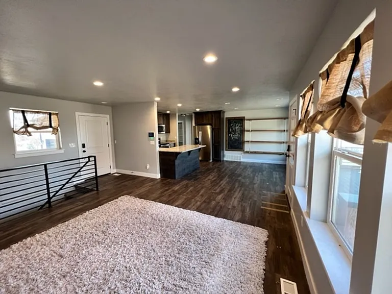 583 N 400 E — Photo 8