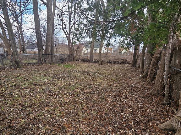 5th image of 19035 Fielding St