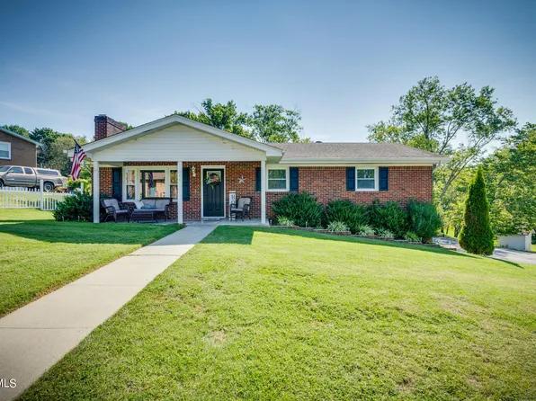 844 Meadowcrest Dr, Bristol, VA 24201