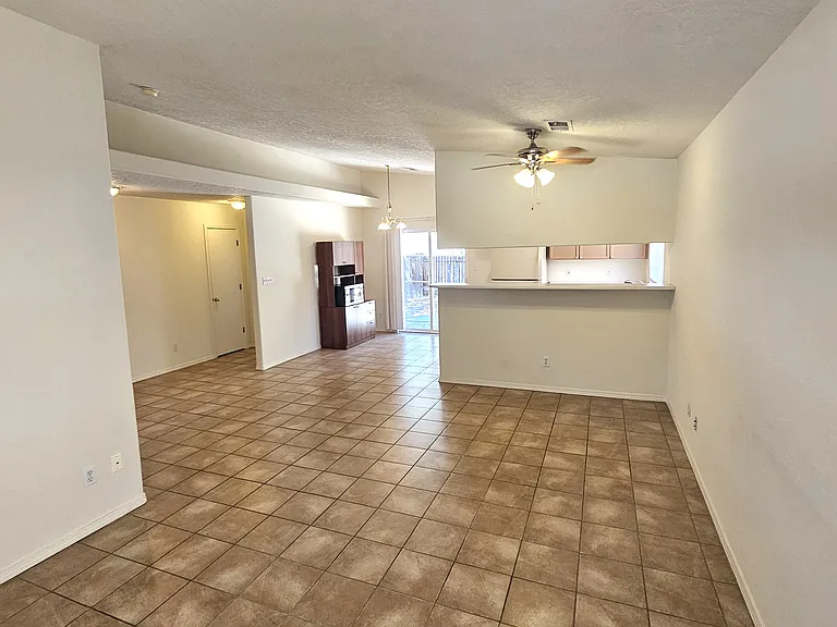 6905 Limestone Ave NE — Photo 9