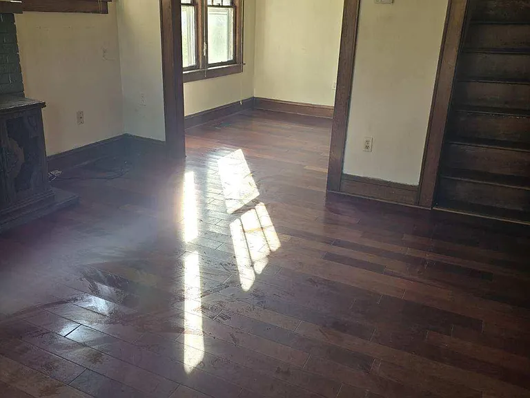 103 Randolph St — Photo 2