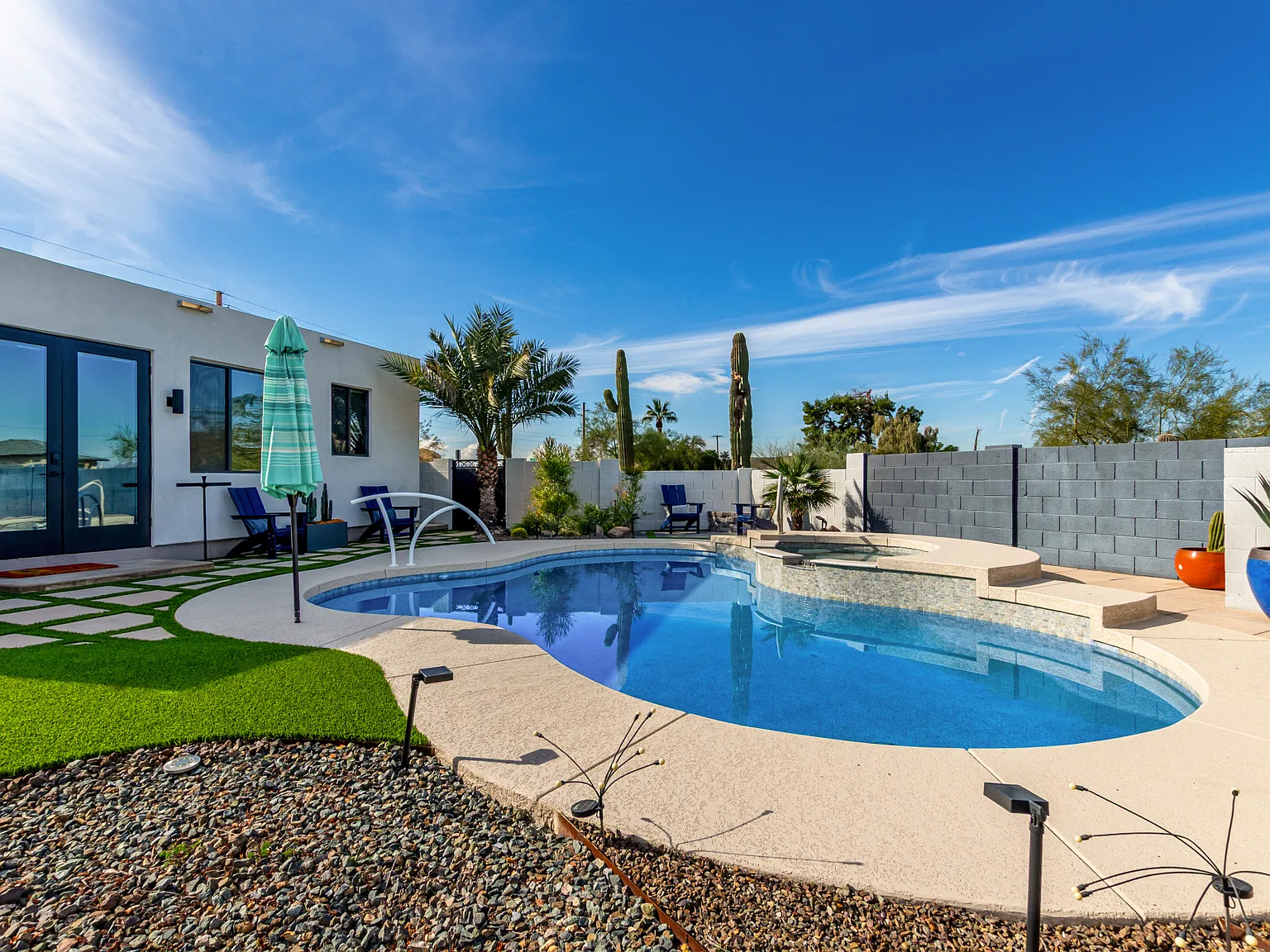4 bed, 3250 sqft, $9,995 — Photo 3