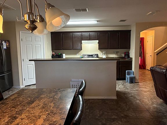 4th image of 2040 Port Miami St