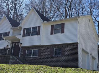 33 Rocky Top Ln, Morgantown, WV 26508