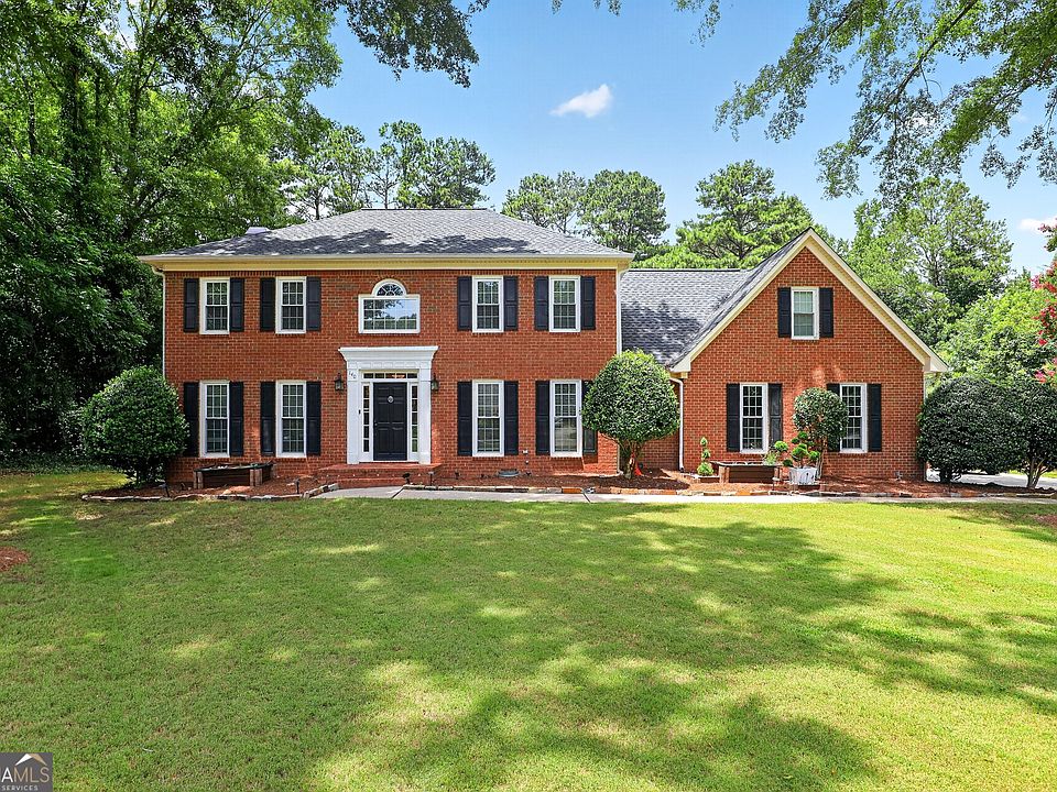 1st image of 140 Creekview Trl