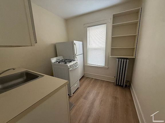 5th image of 34 Crescent St #6L