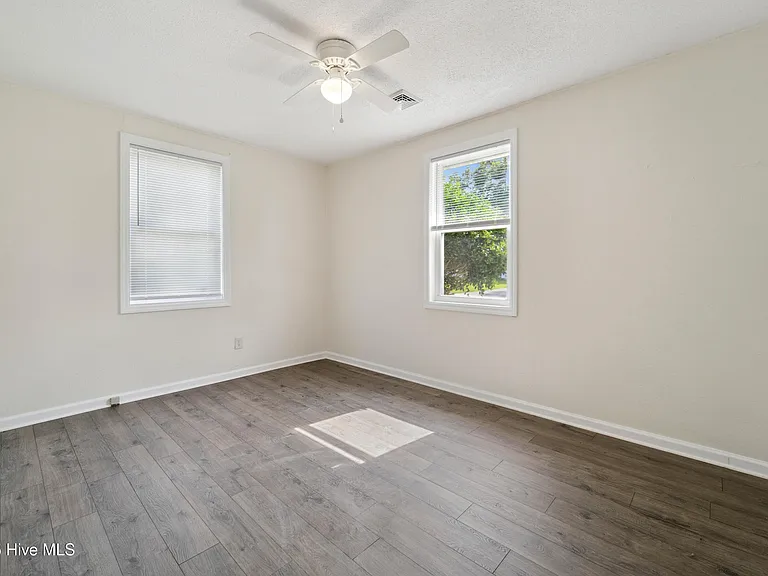 1216 Davis St — Photo 7