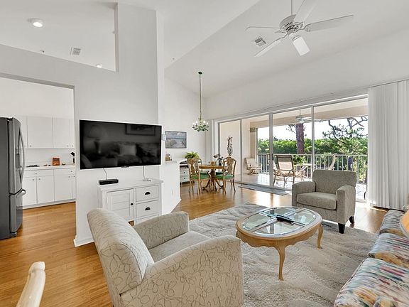 2nd image of 27031 Lake Harbor Ct APT 202