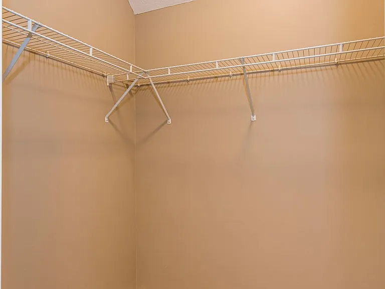 Greenbrier Apartments — Photo 51