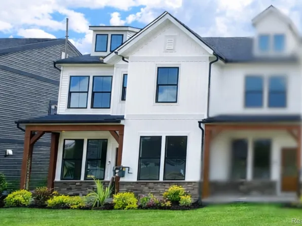 271 Lantana Dr, Brighton, MI 48116