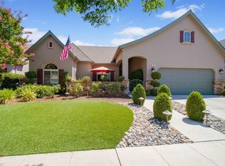 540 W Warwick Ave, Clovis, CA