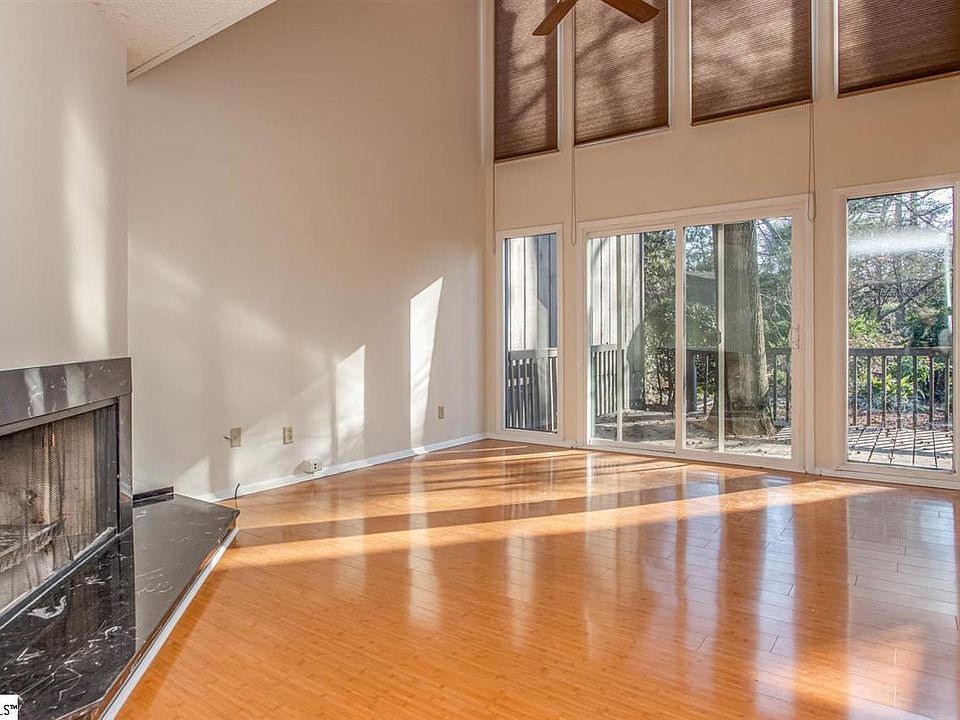 1st image of 136 Ingleoak Ln #136