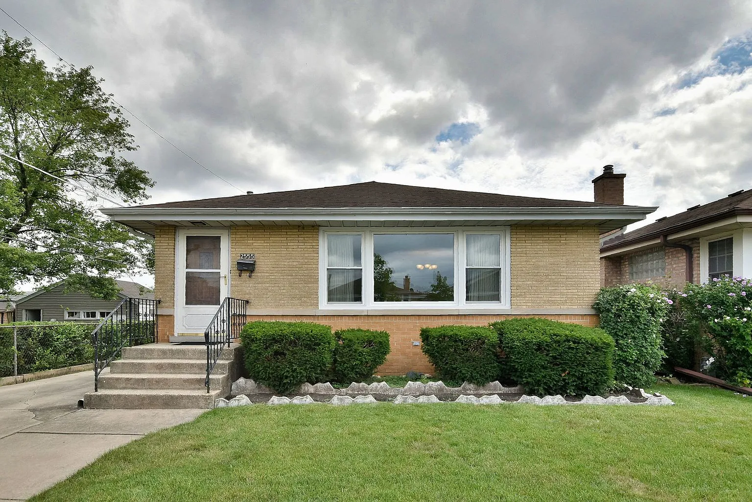 2555 Sonia Ln photo 1