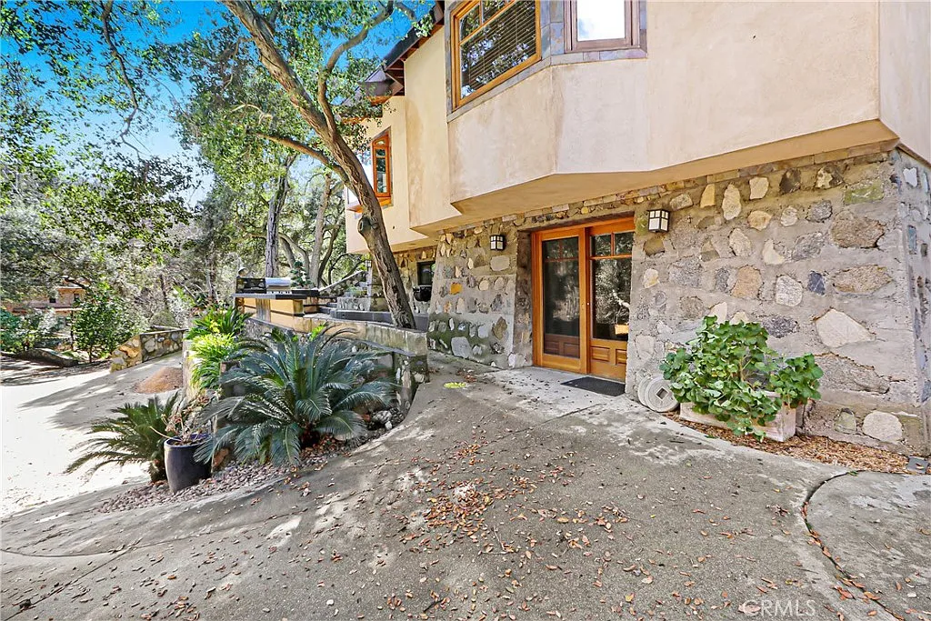 4 bed, 4.5 bath, 3500 sqft, $4,900 — Photo 4