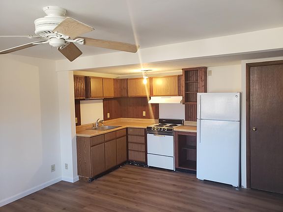 5th image of 318 Vineyard Ave #2