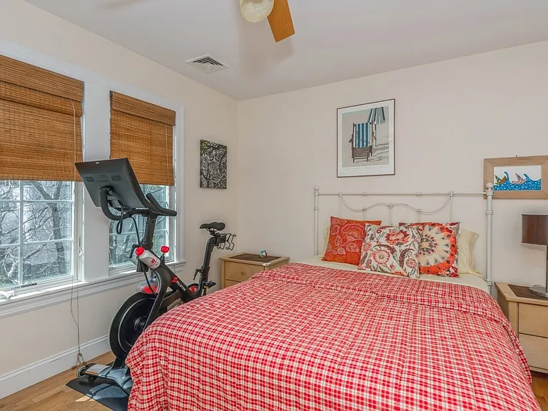 38 Cliff Rd — Photo 20