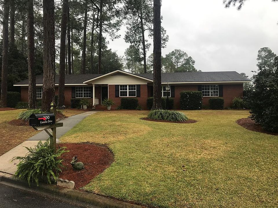 1st image of 300 Camellia Dr