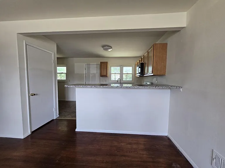 11 Glenwood Dr — Photo 6