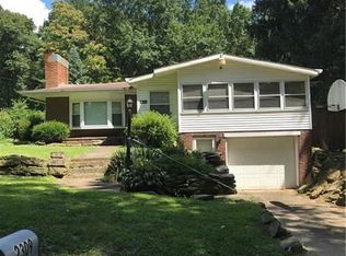 2309 Lynnwood Dr, Hermitage, PA
