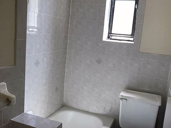 5th image of 2564 35th St APT 2D