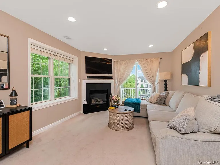 1611 Half Moon Bay Dr — Photo 3