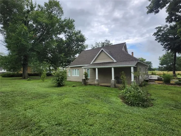 305 S Vine St, Opolis, KS 66760