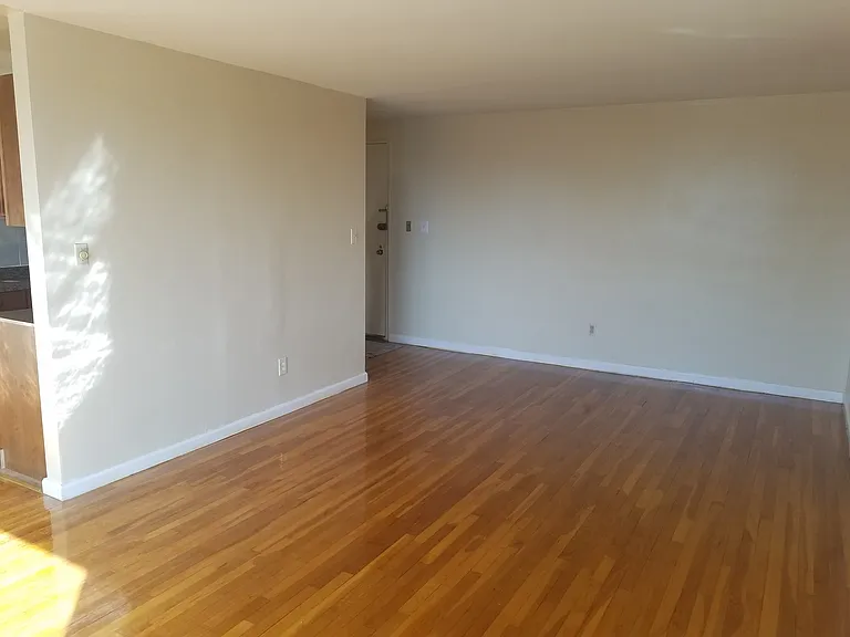 Martin Manor — Photo 18