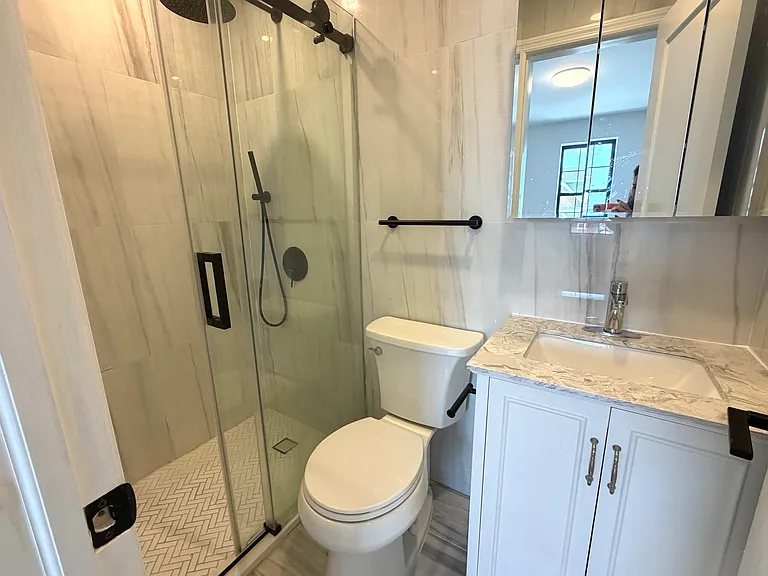 29-35 Gillmore St #2 — Photo 3