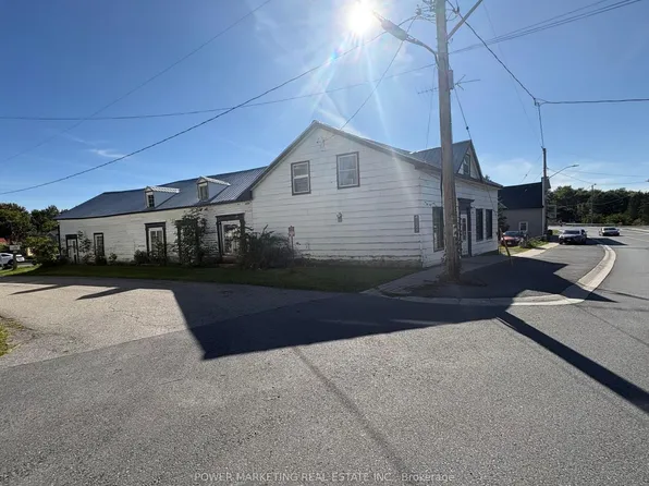 18556 Dundas St, South Glengarry, ON K0C 1S0