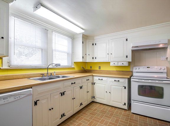5th image of 540 Avent St