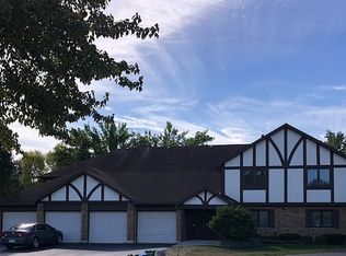 546 Banyon Ln APT D, La Grange, IL
