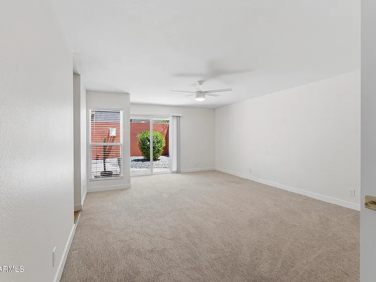 7308 E Berridge Ln — Photo 17
