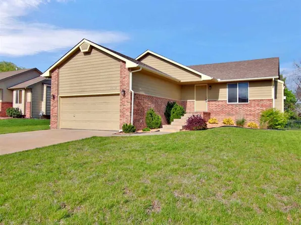 2516 N Fieldstone St, Andover, KS 67002