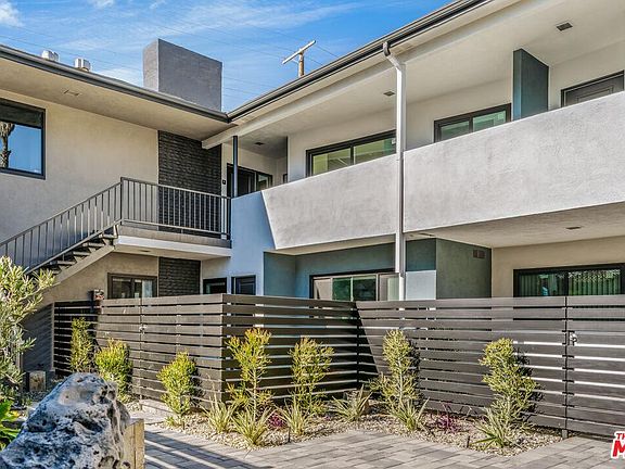 3rd image of 2021 N Beachwood Dr APT 9