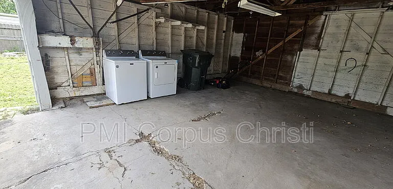 638 Sharon Dr — Photo 19