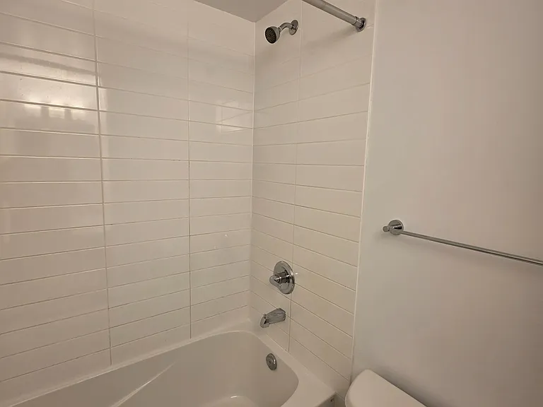 2433 Dufferin St #208 — Photo 16