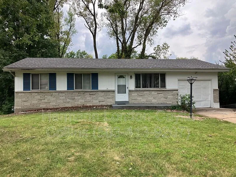 4 bed, 2.0 bath, 1348 sqft, $1,495 — Photo 1
