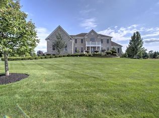 4 Fairway Dr, Cream Ridge, NJ 08514