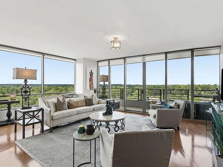 700 Park Regency Pl NE #1607 — Photo 1