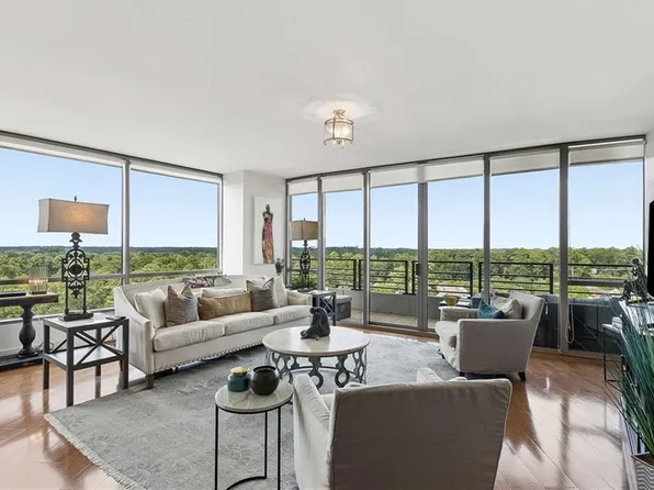 700 Park Regency Pl NE, Atlanta, GA