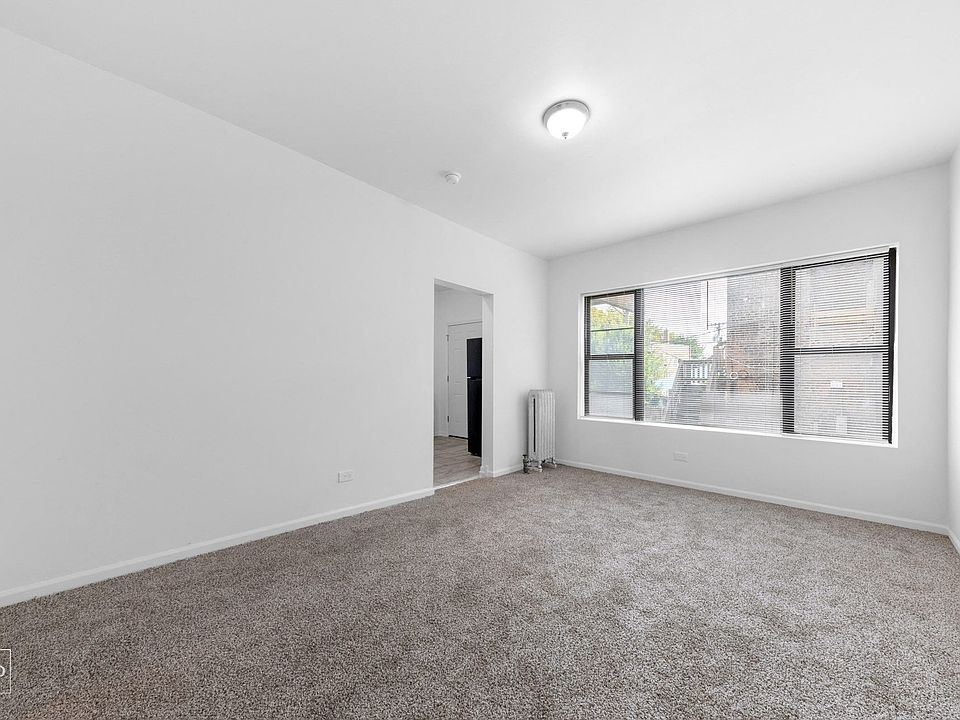 7451 South Eberhart Avenue Living Room