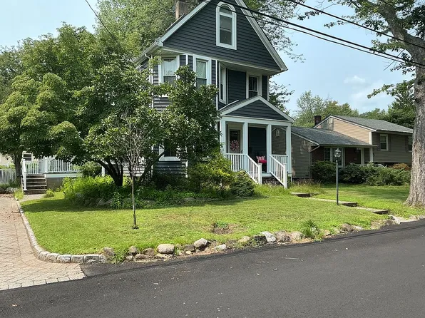 65 Van Horn St, Demarest, NJ 07627