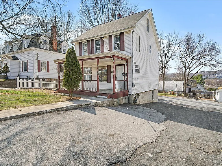 241 N Main St — Photo 2
