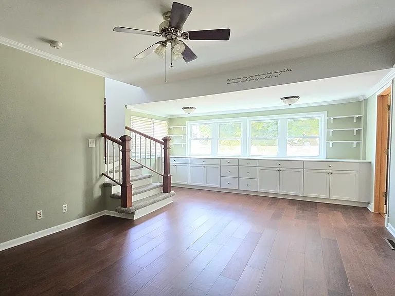 600 Dewey St — Photo 8