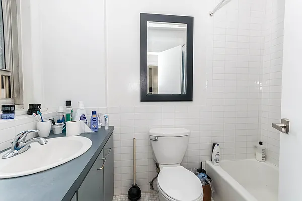 Rented by Tipping Point Real Estate LLC | media 19