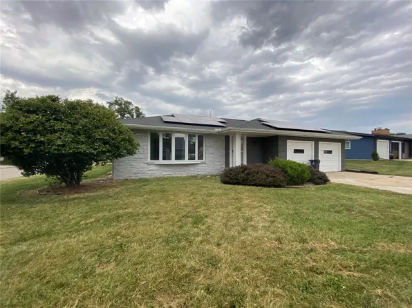 744 30th St NE, Cedar Rapids, IA 52402