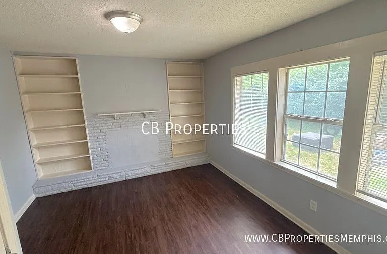 1734 Wildrose St — Photo 6